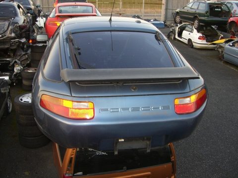 928S4