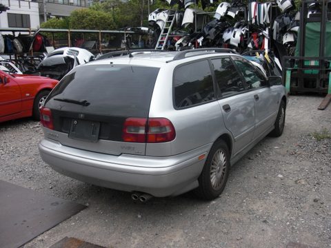 V40