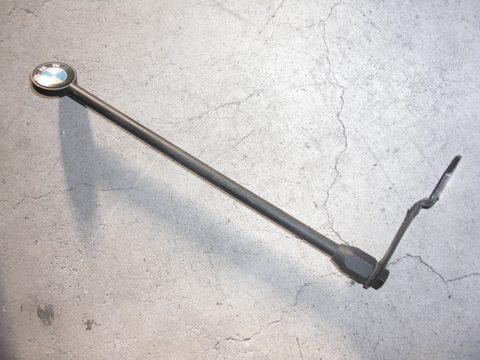 Corner pole for BMW