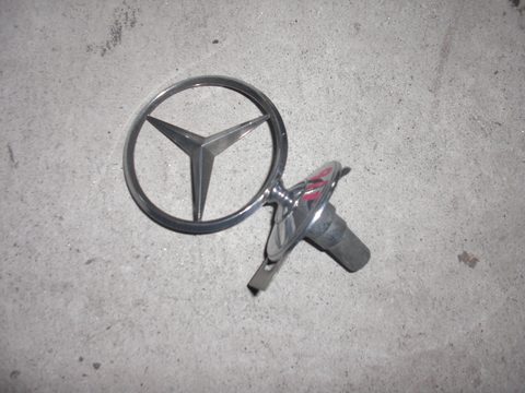 Emblem for Mercedes W116